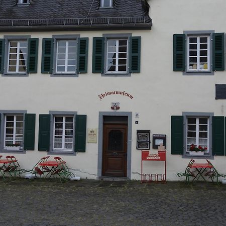 Stiftsherrenhaus Münstermaifeld Exterior foto