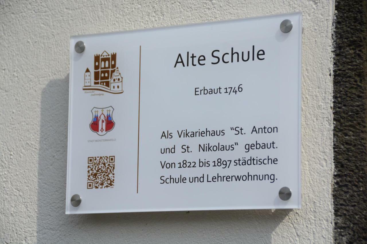 Stiftsherrenhaus Münstermaifeld Exterior foto